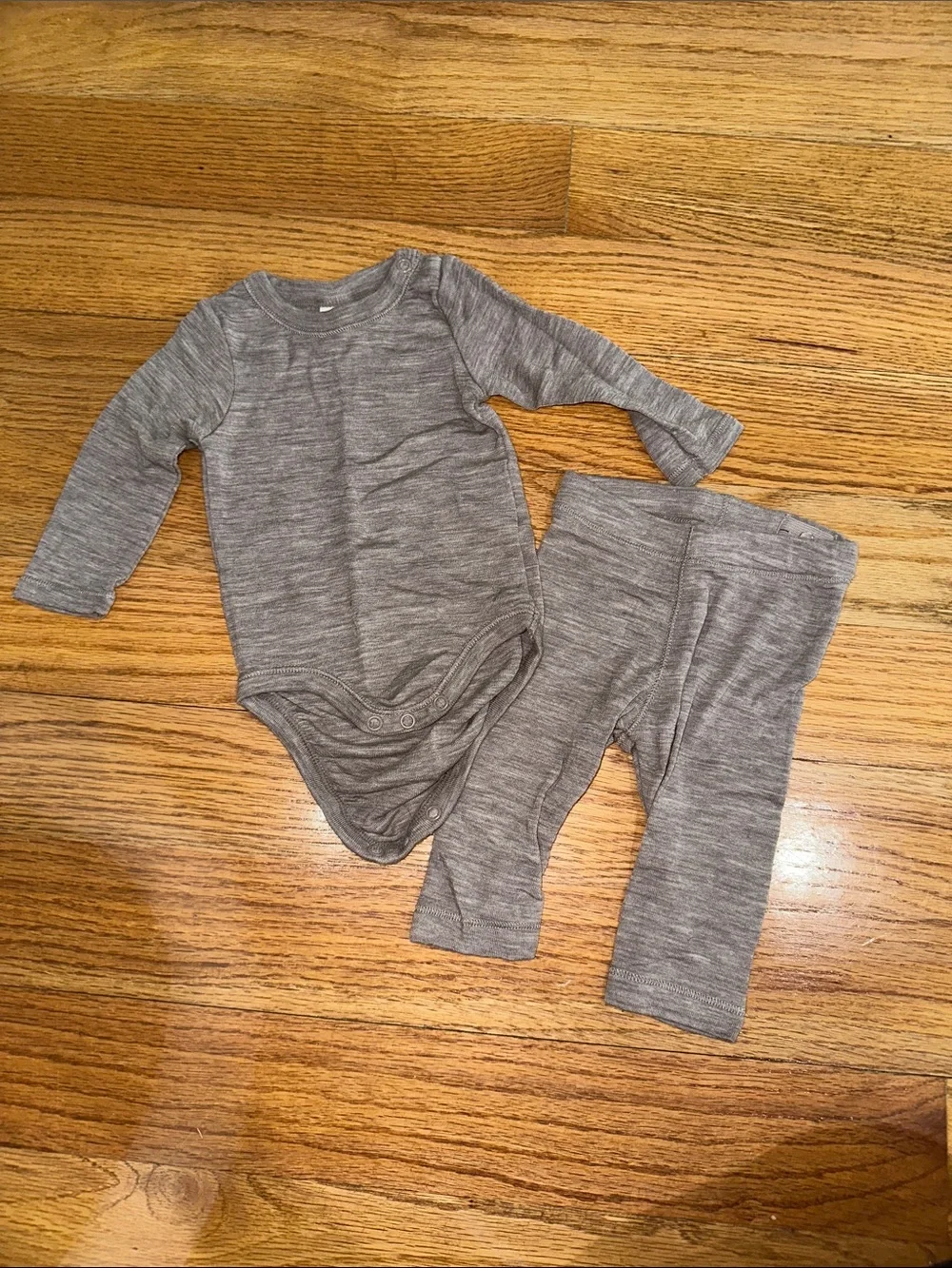 100% merino wool baby baselayers. H&M Tan size 3M - Picture 1 of 2